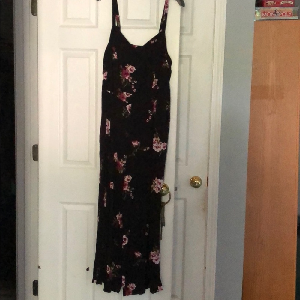 Black floral jumpsuit in size 3 (22-24) (3XL)